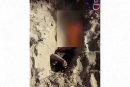 خشم مردم مصر از بی حرمتی یک افسر به جنازه یک جوان
