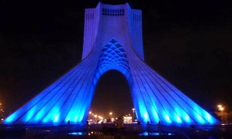 برج آزادی به مناسبت روز جهانی اتیسم آبی شد