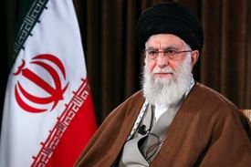 تصویری از ماسک‌زدن رهبر انقلاب در جلسات کاری