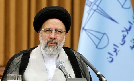 باید از تداوم کاهش ارزش پول ملی جلوگیری شود/ دشمن به هیچ عنوان نمی‌تواند ما را متوقف کند
