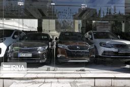 تفاوت ۱۰۰ هزار میلیارد تومانی نرخ خودرو در جیب دلالان
