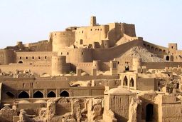 آیا ارگ بازسازی شده بم همان ارگی است که فرو ریخت؟