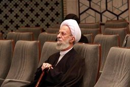 غسال آیت الله مصباح یزدی ابَربدهکار بانکی است /او پیکر روحانیون سرشناس را به خانه می برد و غسل می دهد! /۴۰ میلیارد تومان خمس را از کجا آورده است؟