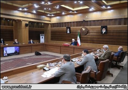 روحانی: قدرت تولید و انتقال فراوردههای نفتی را داریم/ صادرکننده گازوییل و بنزین هستیم