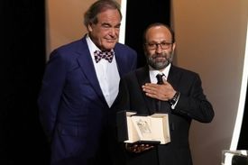 فیلم قهرمان به کارگردانی و نویسندگی اصغر فرهادی برنده جایزه بزرگ هیات داوران جشنواره فیلم کن امسال شد.