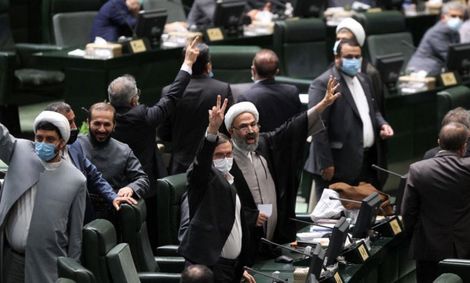 پس‌لرزه‌های طرح «صیانت»؛ بحث مهاجرت داغ شد
