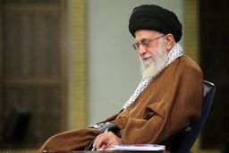 نظر رهبر انقلاب درباره «حجاب با چادر رنگی»