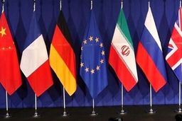 از نق زدن خواص یا هو کردن مخالفان نترسید؛تکلیف برجام را روشن کنید