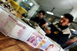 شایعه کاهش حقوقها از کجا آب می خورد؟