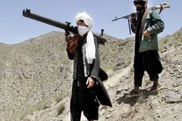 دختران در افغانستان به مدرسه می روند؟