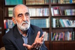 حسین شریعتمداری بار دیگر به ظریف حمله ور شد