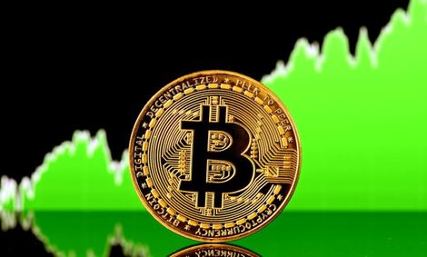 قیمت بیت کوین با عبور از مرز ۶۵ هزار دلار، رکوردشکنی کرد