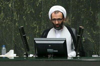 انتقاد سلیمی از اظهارات متناقض درباره ارز دولتی دارو و گندم