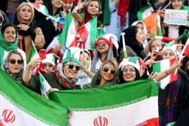 آزادی آماده میزبانی از بانوان است