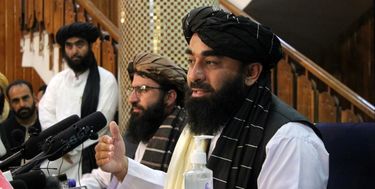 طالبان: آمریکا با قتل‌عام و بمباران در افغانستان نقض حقوق بشر میکند!