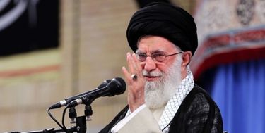 رهبرمعظم انقلاب:هویت بخشی کار بزرگ انقلاب برای دانشگاه ها بود