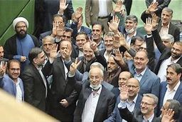 انتقاد از سوپرانقلابی‌های افراطی