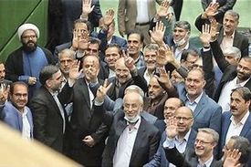 انتقاد از سوپرانقلابی‌های افراطی
