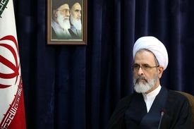  آیت الله علیرضا اعرافی:دشمن دستاورد های انقلاب را زیرسوال میبرد