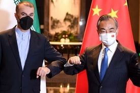 گفت‌وگوی تلفنی امیرعبداللهیان با وزیر خارجه چین