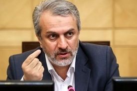 فاطمی امین: با دست خودمان قیمت‌ها را به نرخ ارز وابسته کردیم