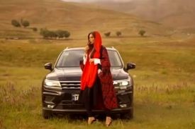به بهانۀ حذف از بیلبورد