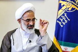 دشمن می پرسد چرا نظام ولایی بیش از ۴۳ سال عمر کرده؟