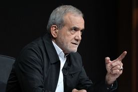 پزشکیان: همه مردم باید از ثمره سرمایه‌گذاری‌های خارجی بهره‌مند شوند