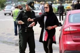 نوروزی، حقوقدان: قانون حجاب پایه‌های شرعی و حقوقی ندارد، فقط یک قدرت‌نمایی سیاسی توسط یک اقلیت سیاسی بسیار کوچک است که قصد دارد تفکرات خودش را به جمعیت ۸۰ میلیون نفری تحمیل کند