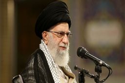 ‌می‌گویند حج را سیاسی نکنید؛ حج یک کار سیاسی است که عیناً تکلیف دین است/ دولت سعودی امنیت و کرامت حجاج را تأمین کند