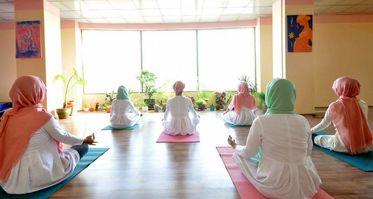 شلاق برای ۸ زن و ۱۲ مرد گرگانی / آنها مختلط یوگا کار می‌کردند!
