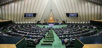 حذف زبان انگلیسی یا قانون‌گذاری