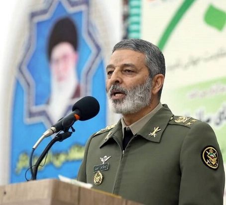 فرمانده کل ارتش جمهوری اسلامی ایران: زمان اخراج بیگانگان از منطقه فرا رسیده است