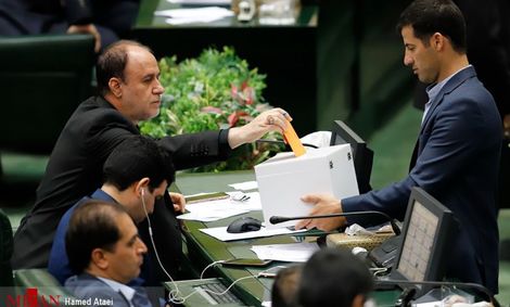 یک نماینده مجلس: اعلام «پرداخت یارانه معیشتی به ۶۰ میلیون ایرانی» راستیآزمایی شود