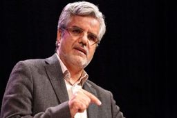محمود صادقی: چون مجلس مخالف افزایش قیمت بنزین بود از مسیر موازی انجام شد