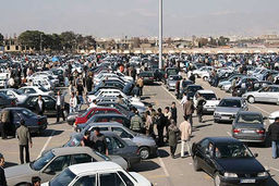 بازار خودرو ریزشی شد، قیمت‌ها عقب نشستند