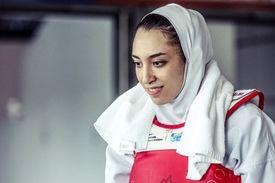 واکنش کیمیا علیزاده به خبر مهاجرت به هلند او
