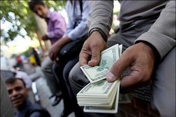 دولت عمداً قیمت دلار را بالا می‌برد / تنها ۵ درصد ارز دست مردم است
