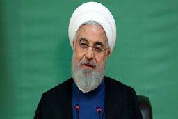 روحانی به جمع راهپیمایان یوم الله ۲۲ بهمن پیوست