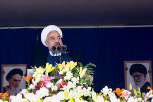 روحانی :مهمترین ثمره انقلاب انتخاب است/ شهید سلیمانی دنبال ثبات و امنیت بود